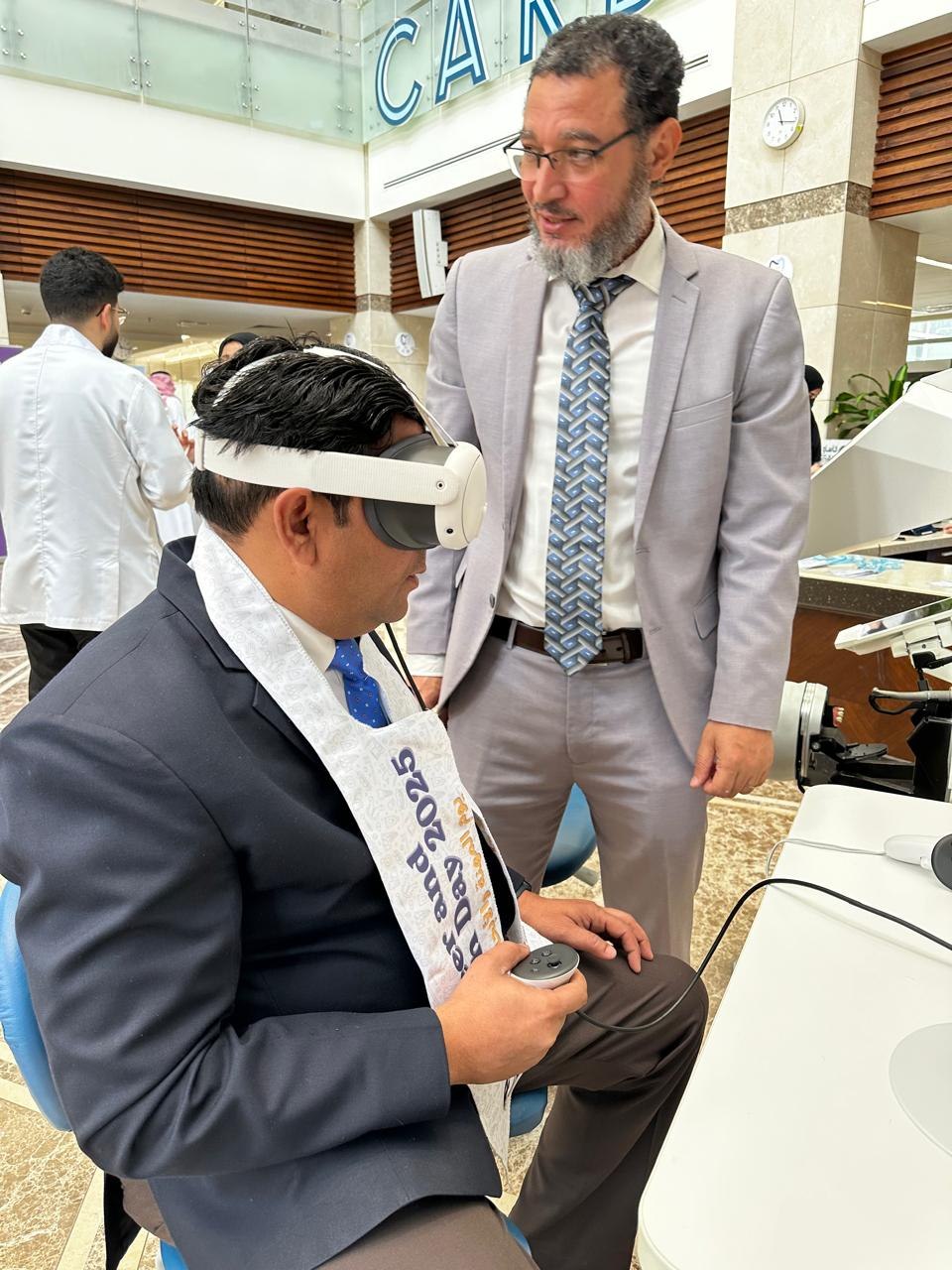 Discussing digital technology applications